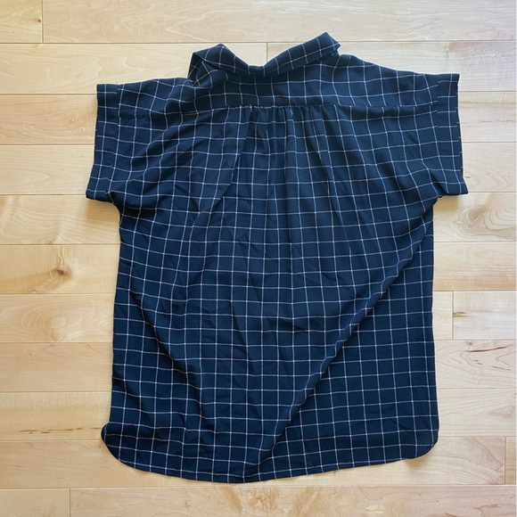 Loyal Hana black & white nursing/maternity top - Picture 3 of 4